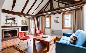Ile Saint-Louis - 2Br - Cityapartmentstay